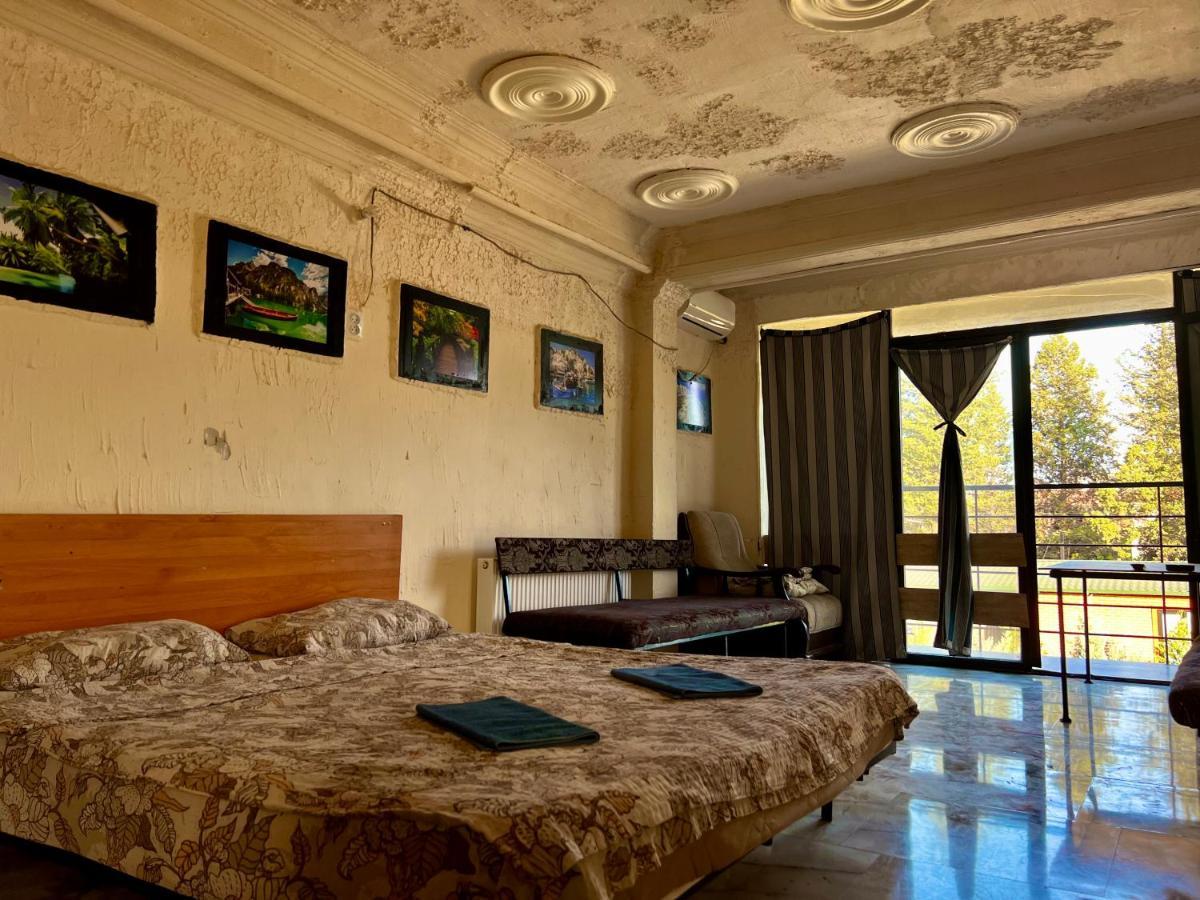 Smile Guesthouse Tiflis Exterior foto